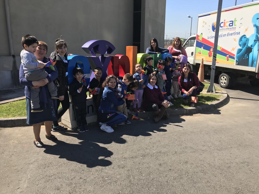 grupo de curso posando para foto